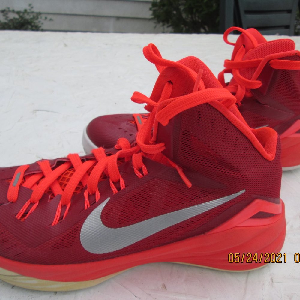 Nike Ladies Hyperdunk Lunarlon 653484-506 Lace Up Red/White Basketball Shoes